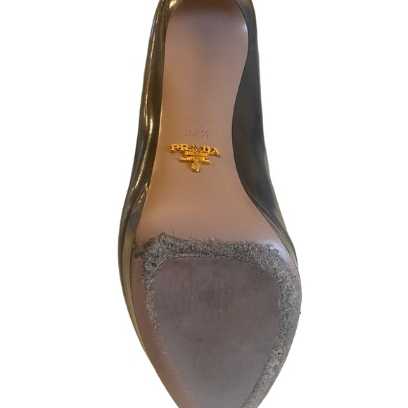 PRADA Gray Patent Leather Heels size 37 1/2 - Picture 8 of 11